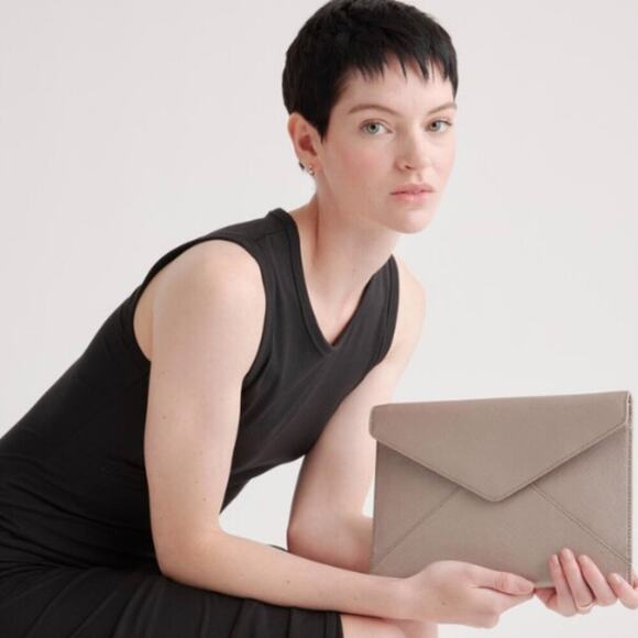 Quince Italian Saffiano Leather Envelope Clutch Gold with Optional Gold Chain - Picture 3 of 8